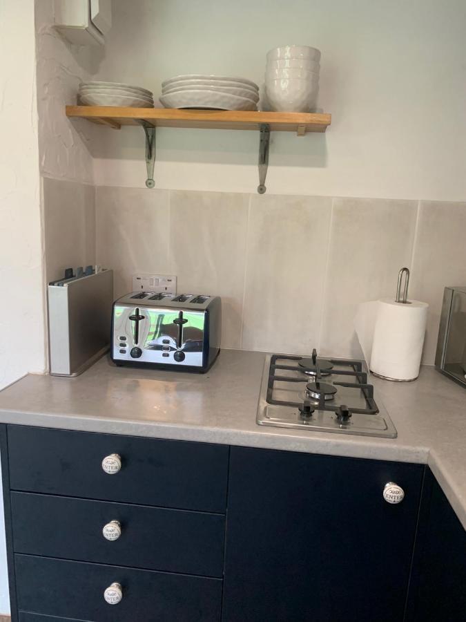 סוואנסי Molehill Lodge מראה חיצוני תמונה